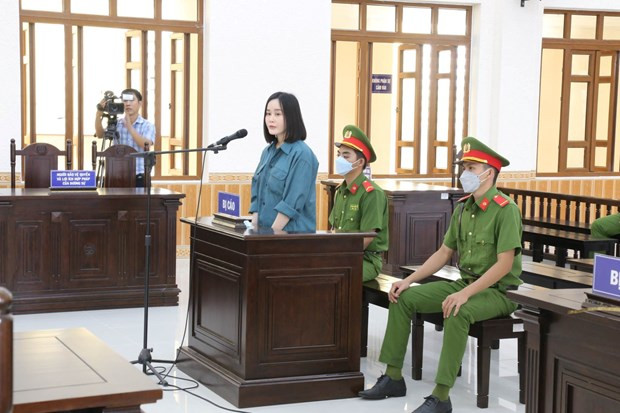 "Siêu lừa" Tina Dương nhận mức án 11 năm tù